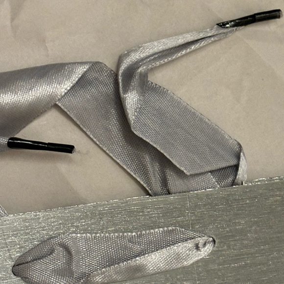 Silver brushed metallic gifts bags. - Picture 5 of 8